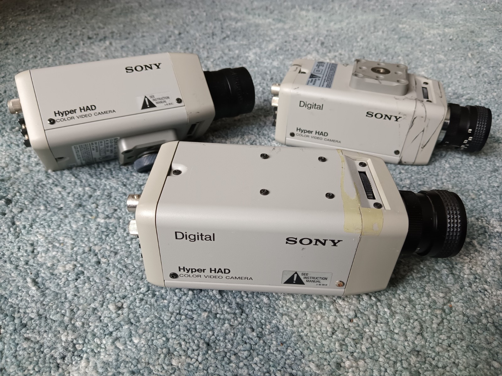 LOT OF 2 Sony Color Video Surveillance Cam SSC-DC14 & Computar Lens AND BONUS