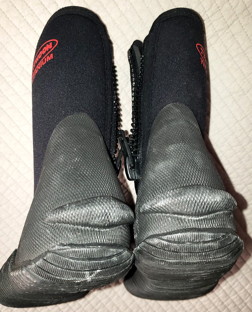Typhoon Titanium Dive Boots Size Small (40/41) Black