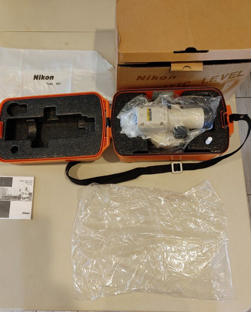 Nikon AX-2S Automatic Level 20X Magnification with Case as Pictured