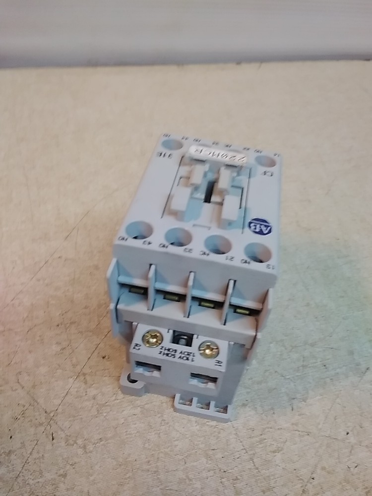 Allen-Bradley 70-CF310 Series A Contactor