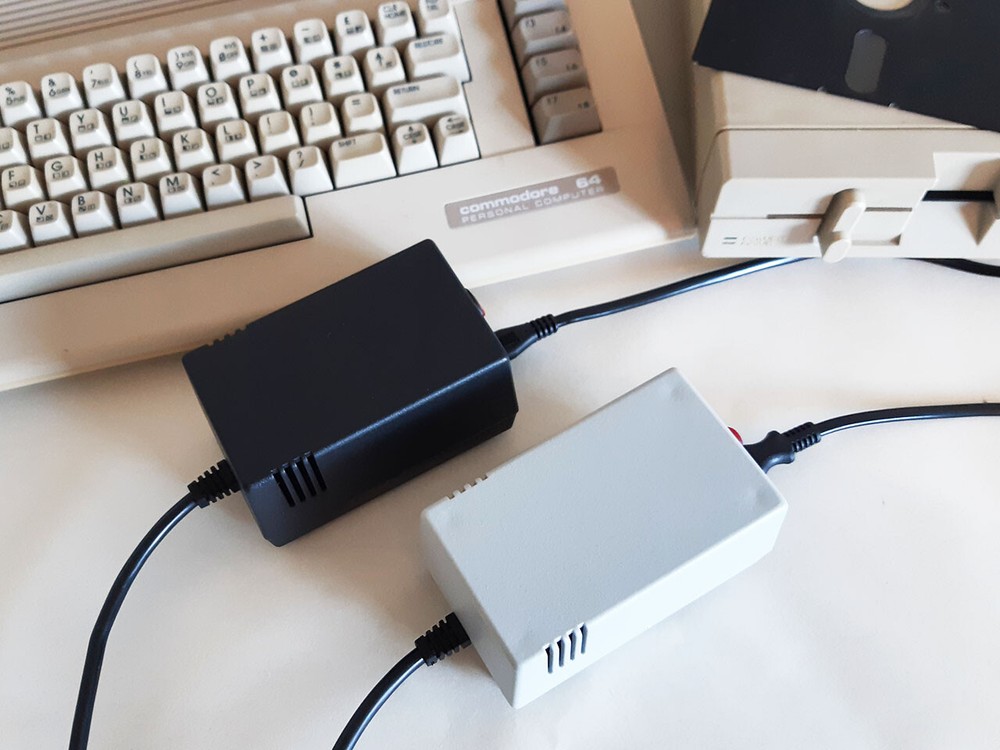 C64 PSU - Commodore 64 Power Supply - GRAY, LED, Power Switch (US plug)