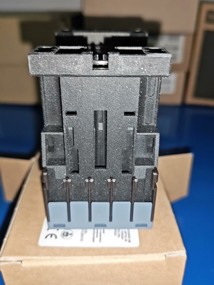 1PCS NEW 3RT2016-2AN21 Contactor SIEMENS