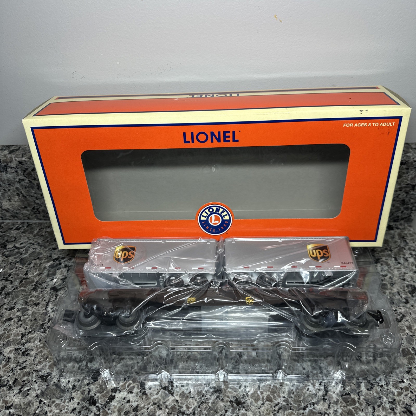 Lionel O Gauge 6-26300 UPS Piggy Back Tralier Flat Car w Box