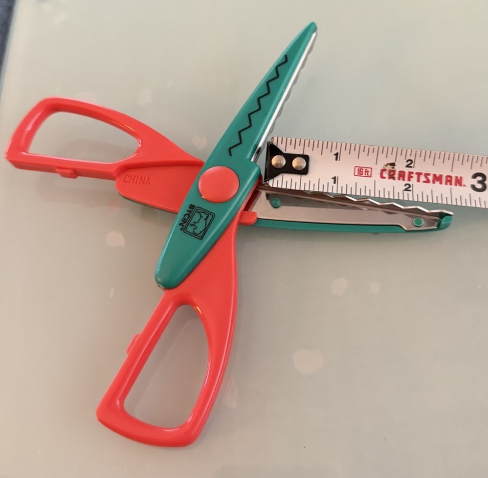 BYCIN Decorative Paper Edging Craft Scissors - Zig-Zag/Wavy Pattern