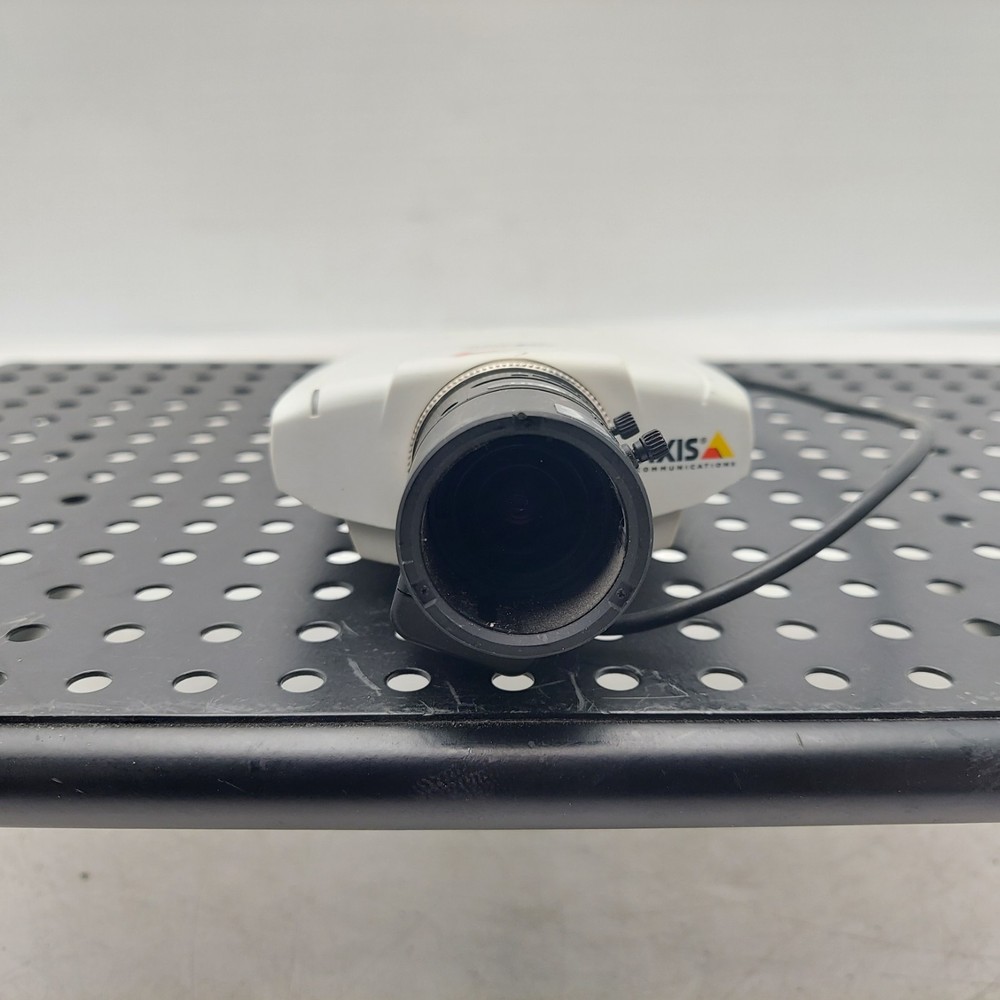AXIS COMMUNICATIONS 211 0198-001-04 NETWORK CAMERA