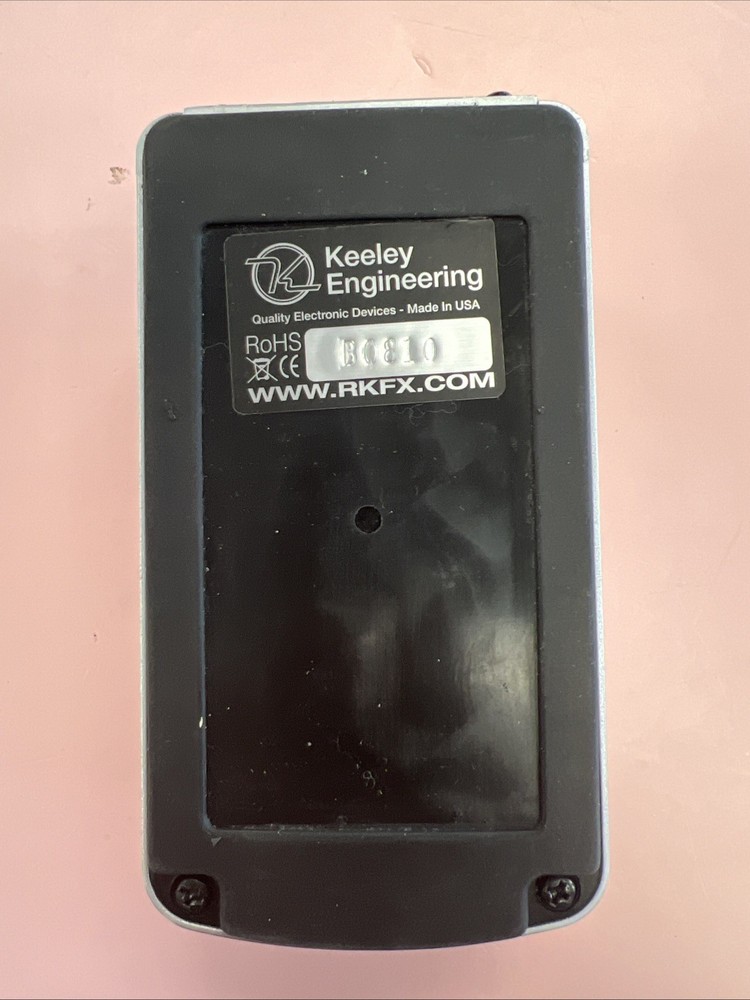 Behringer Digital Stereo Delay/Echo Effects Pedal DD400 Tested and Working