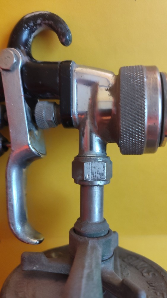 Binks no 7 paint gun