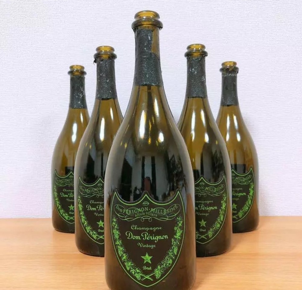 5 Dom Perignon Empty Bottle Luminous Bottle (5bottle 750 ML).