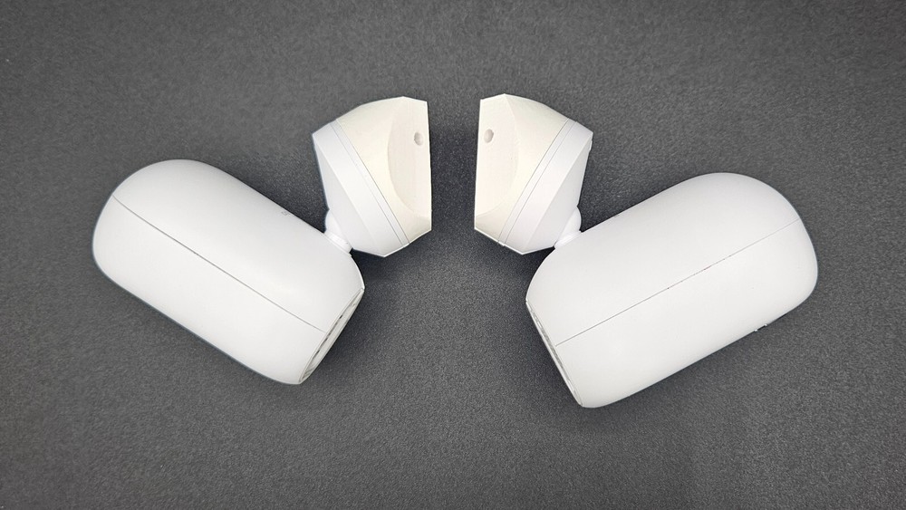 Down Angled Inside Corner Mount for Unifi Instant & Flex Cameras (G3, G4, G5)