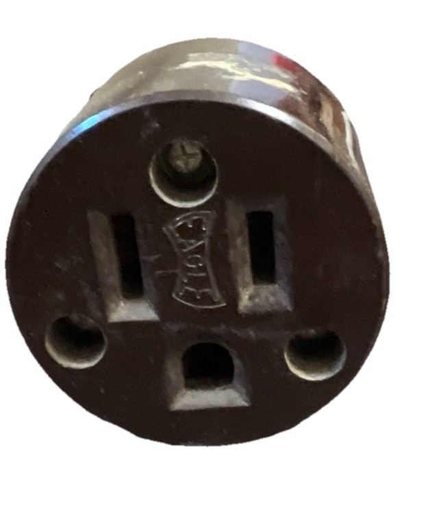 VINTAGE BROWN EAGLE BAKELITE OUTLET GROUND ADAPTER