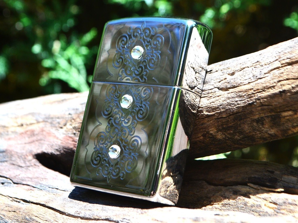 Victorian Pattern Zippo Lighter - Rotary Engraved - Three Swarovski Crystals