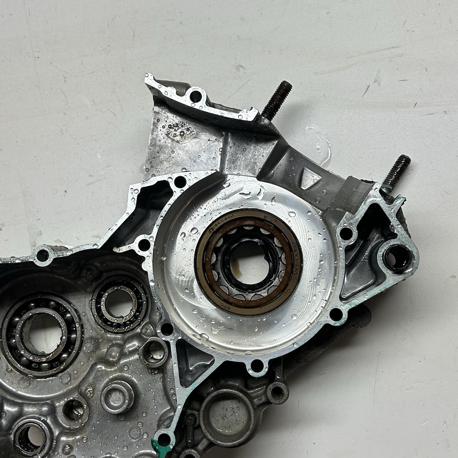 2020 TC125 TC 125 250 LEFT SIDE ENGINE CRANK CASE BOTTOM END BLOCK OEM