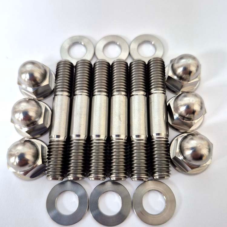 YZ250 (1999-2006)  TITANIUM head stud set with Ti nuts + washers.