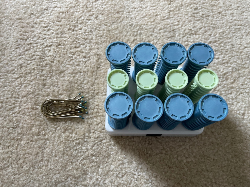 CONAIR Instant Heat Compact Styling Setter 12 Multi-Size Rollers With Pins