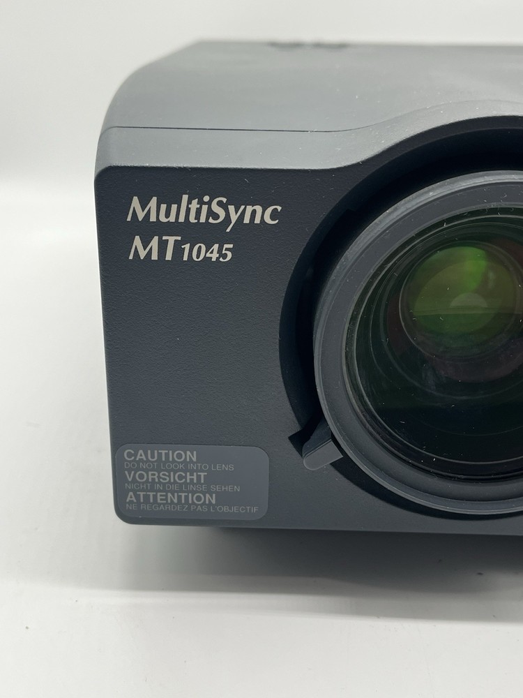 NEC MULTISYNC 3LCD PROJECTOR MODEL MT1045 *RARE*