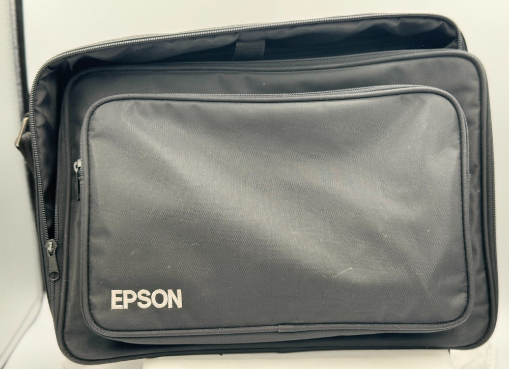 Epson LCD Projector Model: ELP-5500 - Case Included - Tested
