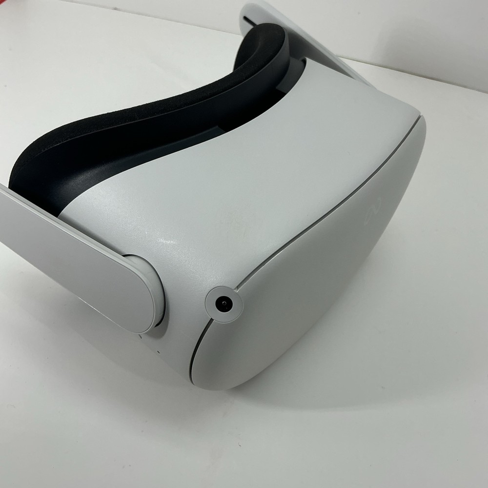 Oculus Quest 2 128GB VR Headset - VR Headset Only Read Description