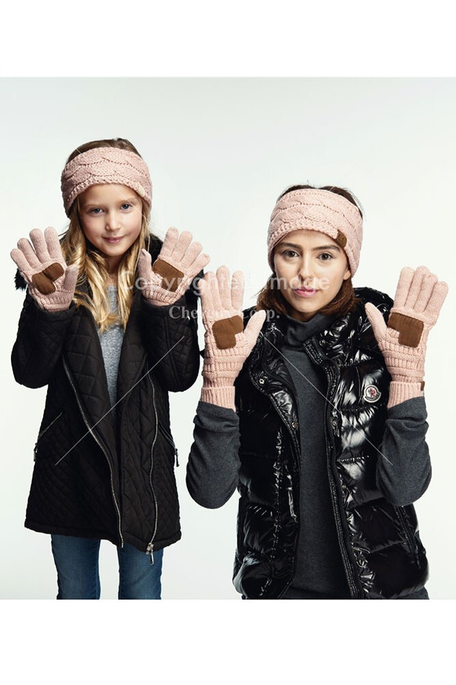 C.C Exclusive Unisex Cable Knit Winter Warm Smart Touch Soft Solid Color Gloves
