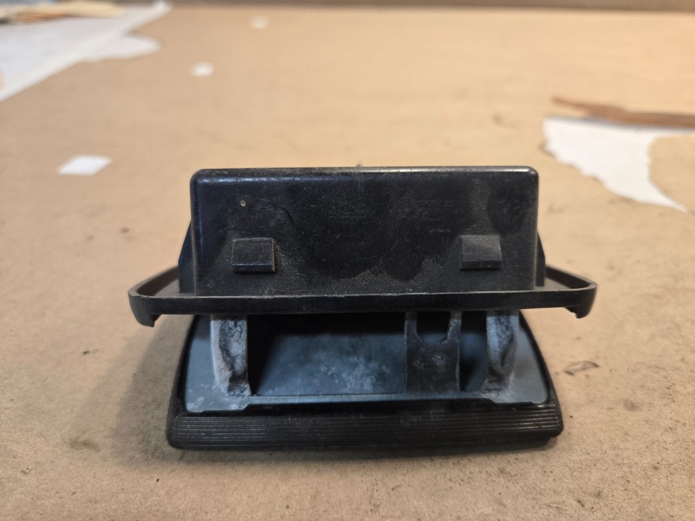 Triumph TR7 Ashtray YKC970