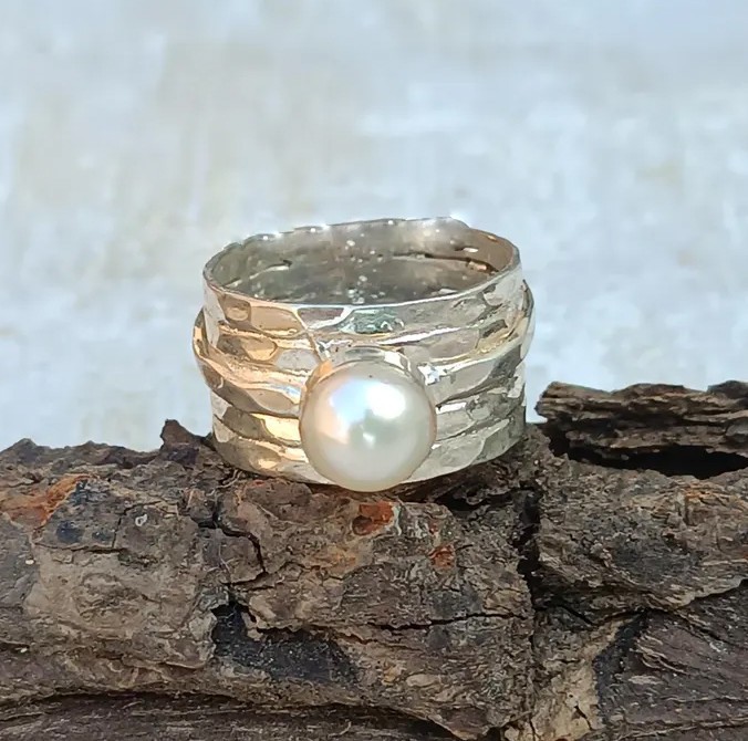 Solid 925Sterling Silver Natural White Pearl Hammered Spinner Band Handmade Ring
