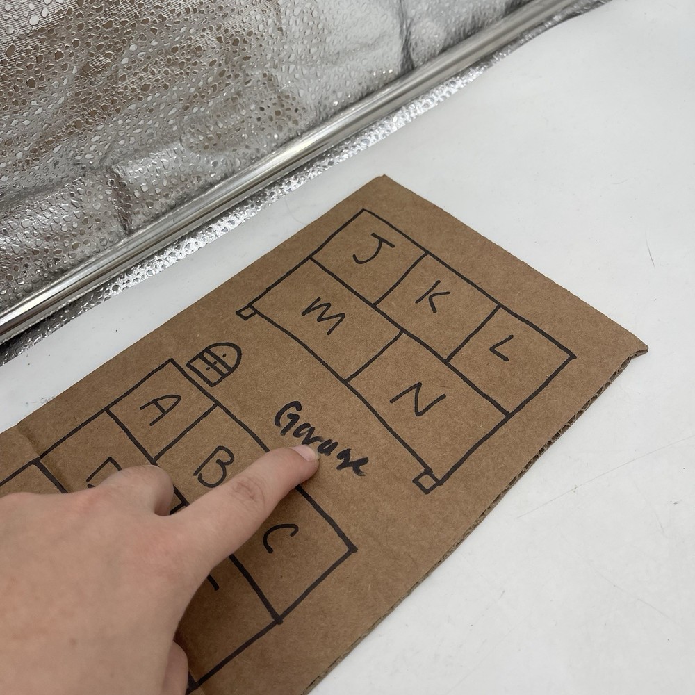 Benq Desktop Projector MP721 w/ Case Bag Cords Controller Untested