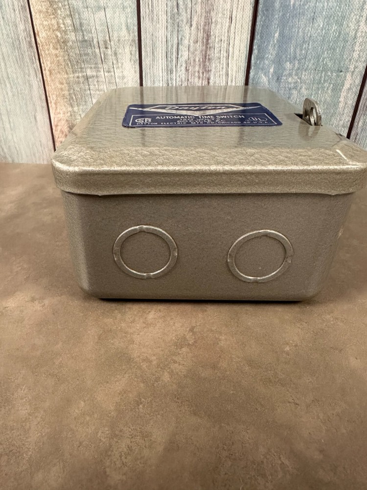 Dayton 2E023, NOS, Poultry Timer With Dimmer