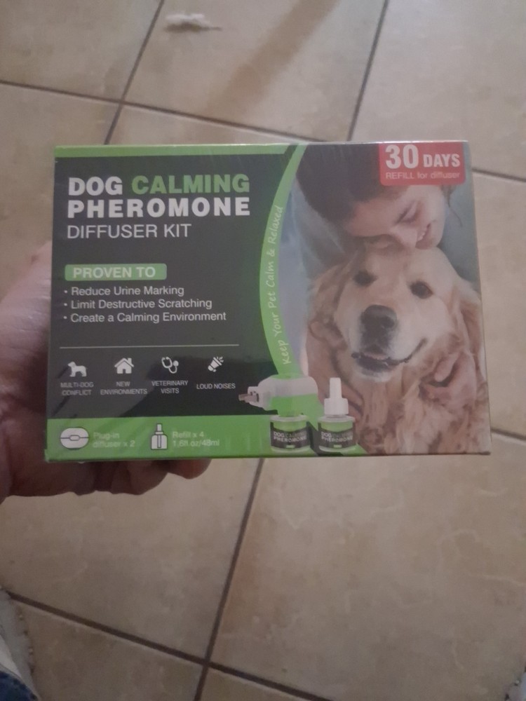 Dog Calming Pheromone Diffuser Kit Diffuser And Refills New In Box