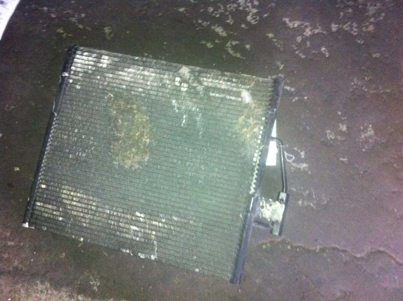 98 99 00 BMW 528I AC CONDENSER