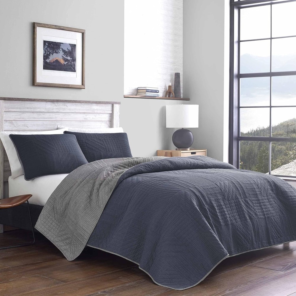 Queen Quilt Set Reversible Cotton Blend Bedding W/ Lightweight Feel Solid 3