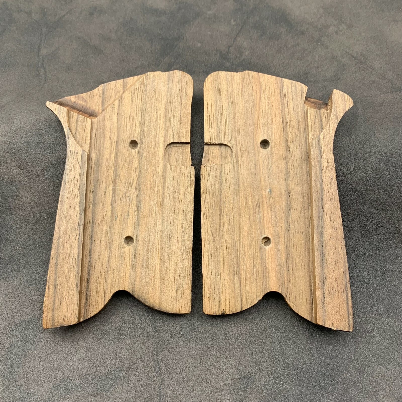 Ruger P85, P89, P90 & P91 Turkish Walnut Wood Grips Handmade. Gritty & Checkered