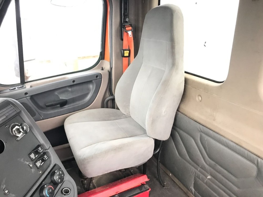 Freightliner CASCADIA Right/Passenger Seat - Used