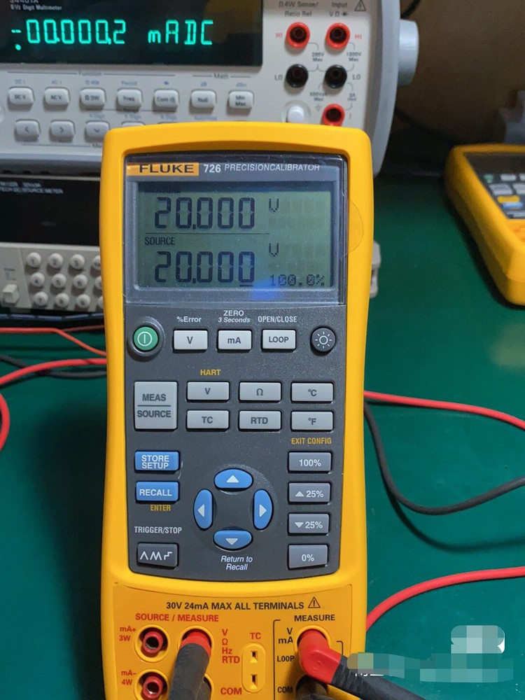 Fluke 726 Precision Multifunction Process Calibrator