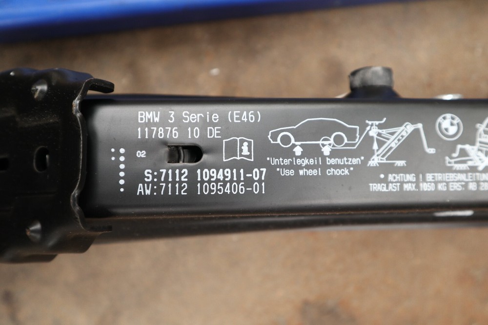 BMW E46 COUPE M SPORT BOOT TOOL KIT JACK CHOCK WARNING TRIANGLE