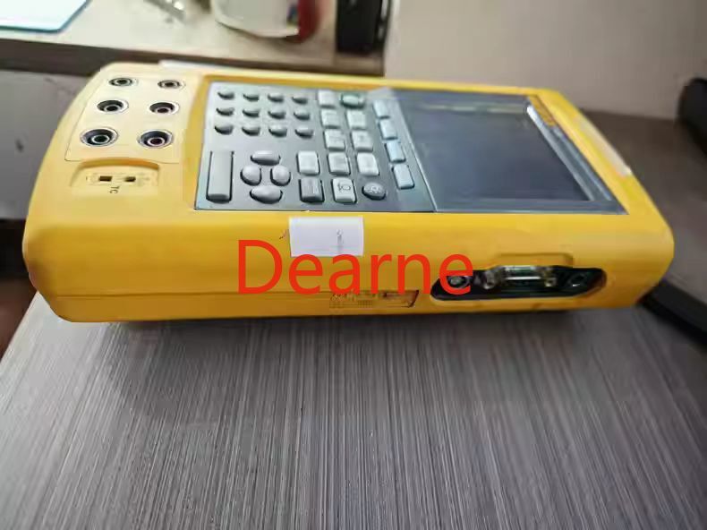 Fluke 743B Documenting Process Calibrator