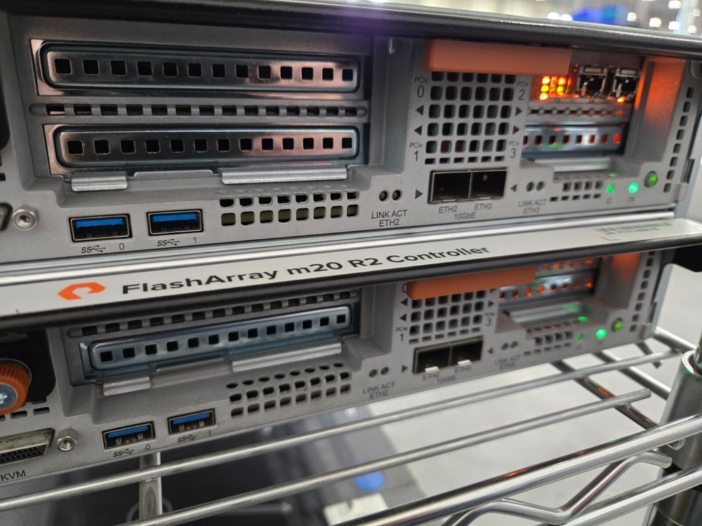 PureStorage FA-M20 pure storage M20 flash array FlashArray R2 Controller SAS FA