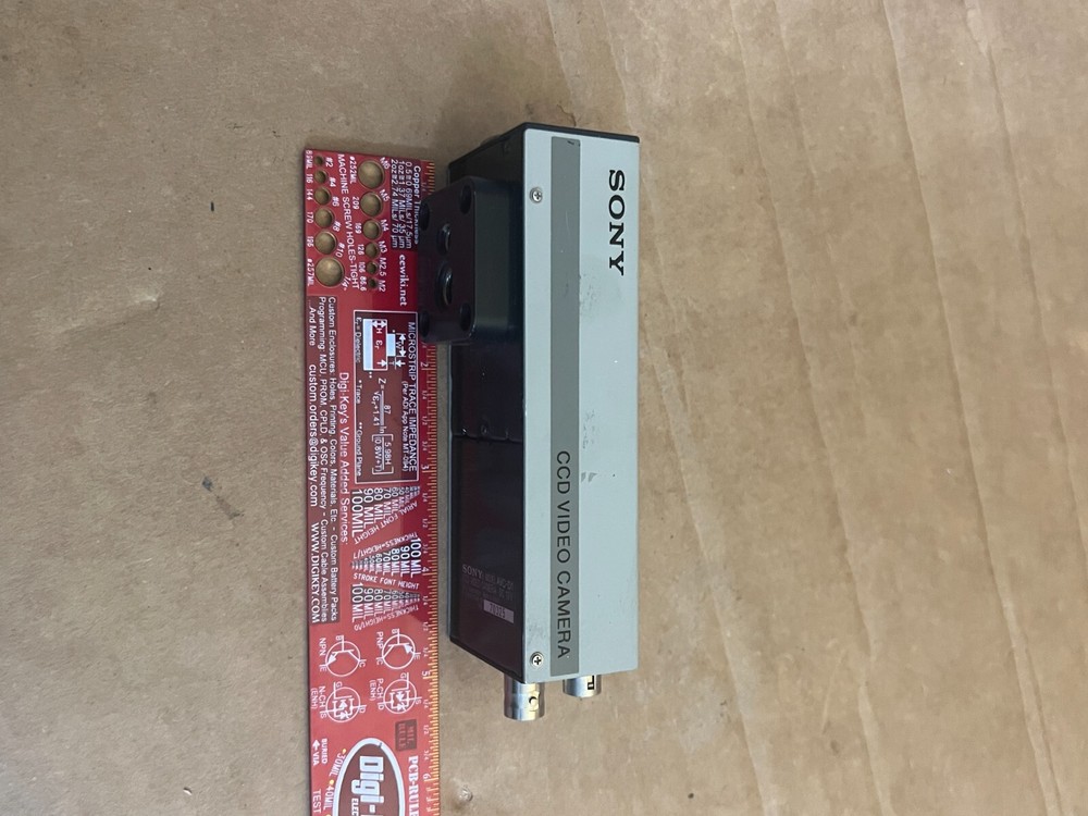 Sony AVC-D1 CCD Video Camera DC 12V