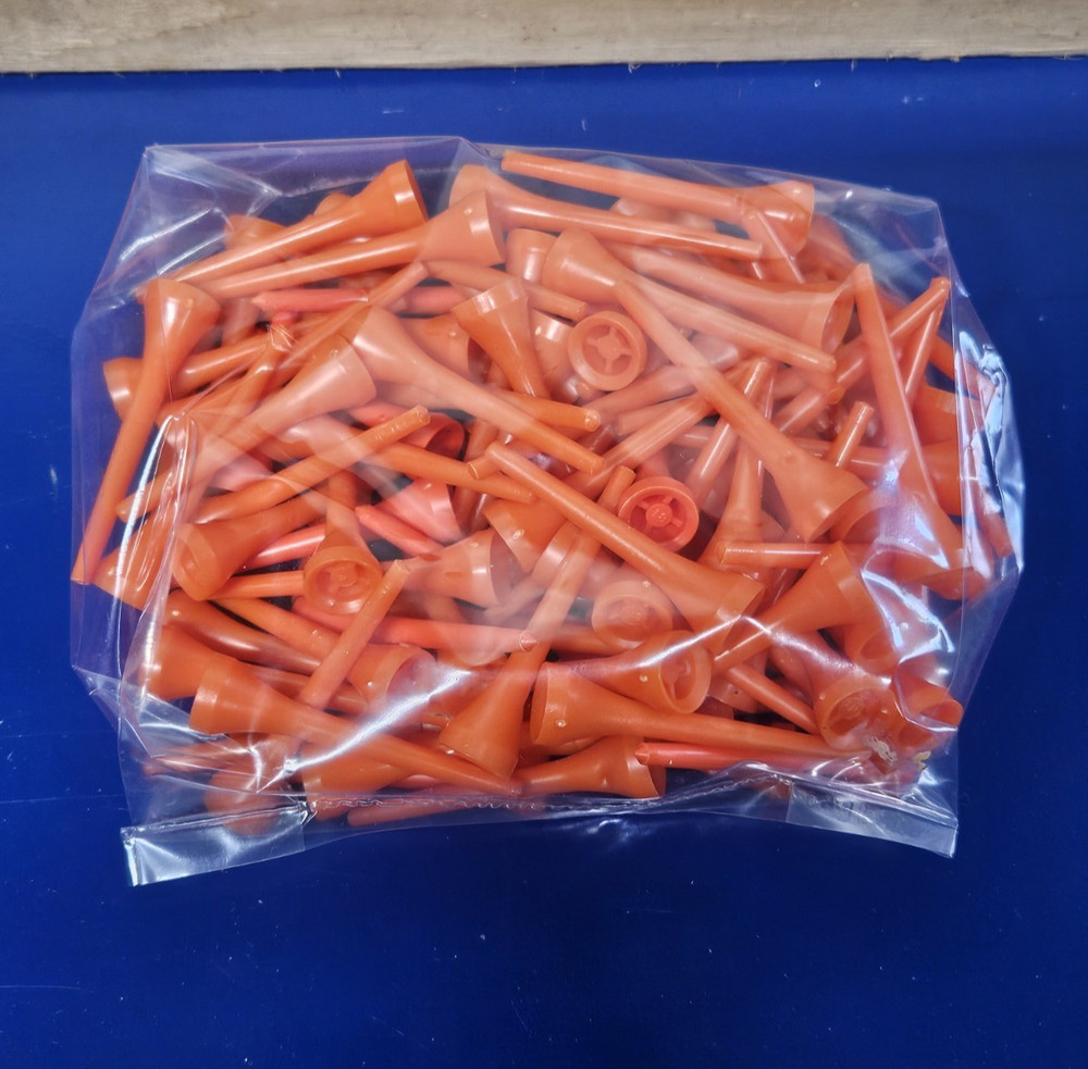 100 2" Plastic Golf Tees