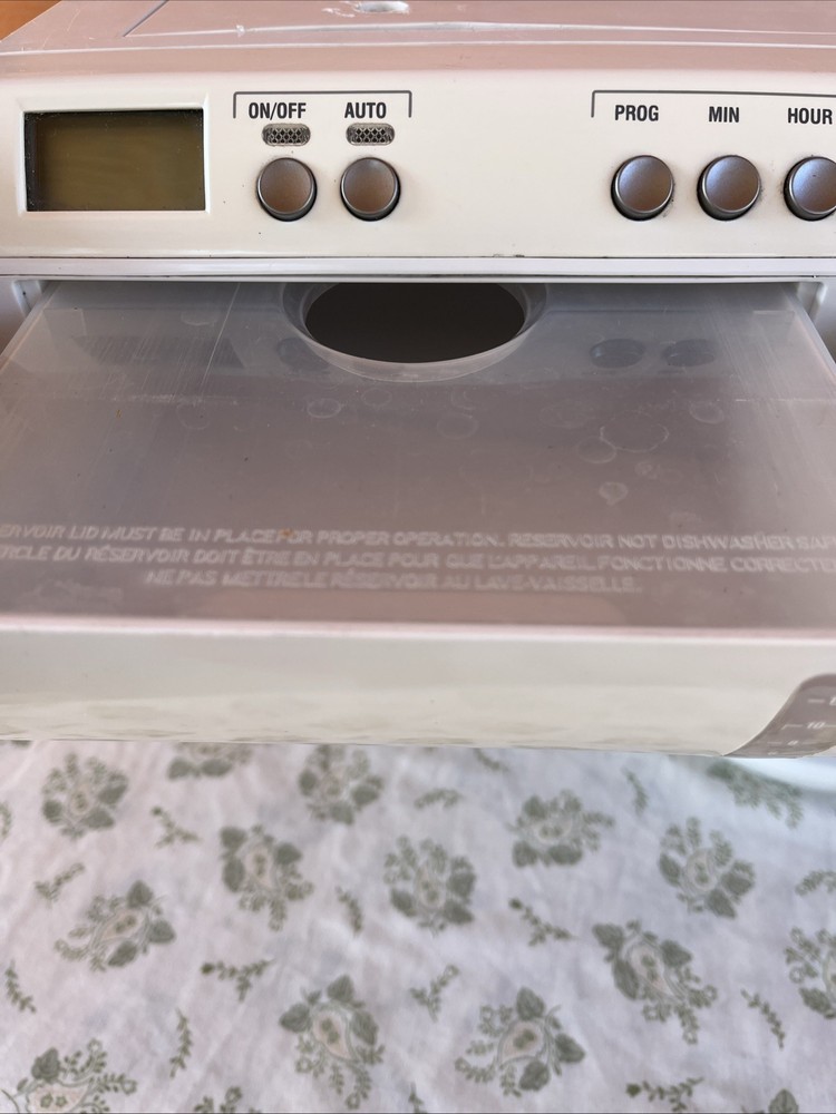Black & Decker Spacemaker Under Cabinet 12-Cup Coffee Maker SDC740