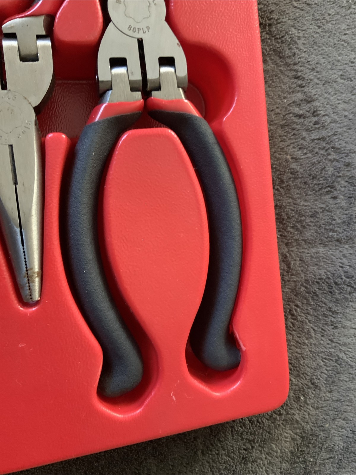 Blue Point 3pc Flexible Pliers Set…3pc…good Snape…tray Is Cracks…