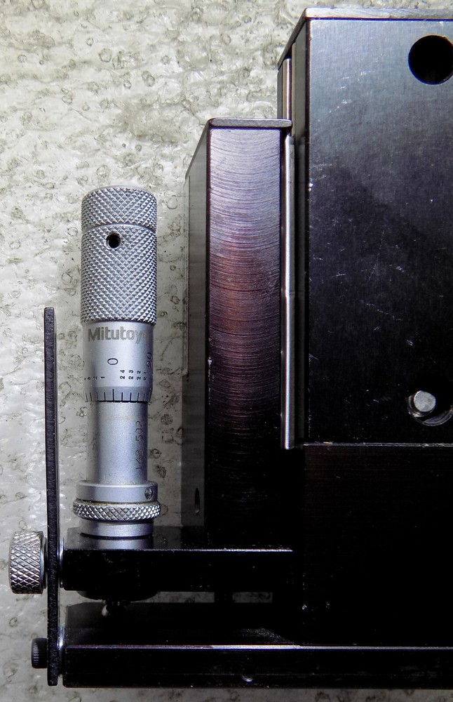 Parker Daedal Division Positioning System Model 4554M + Mitutoyo micrometer head
