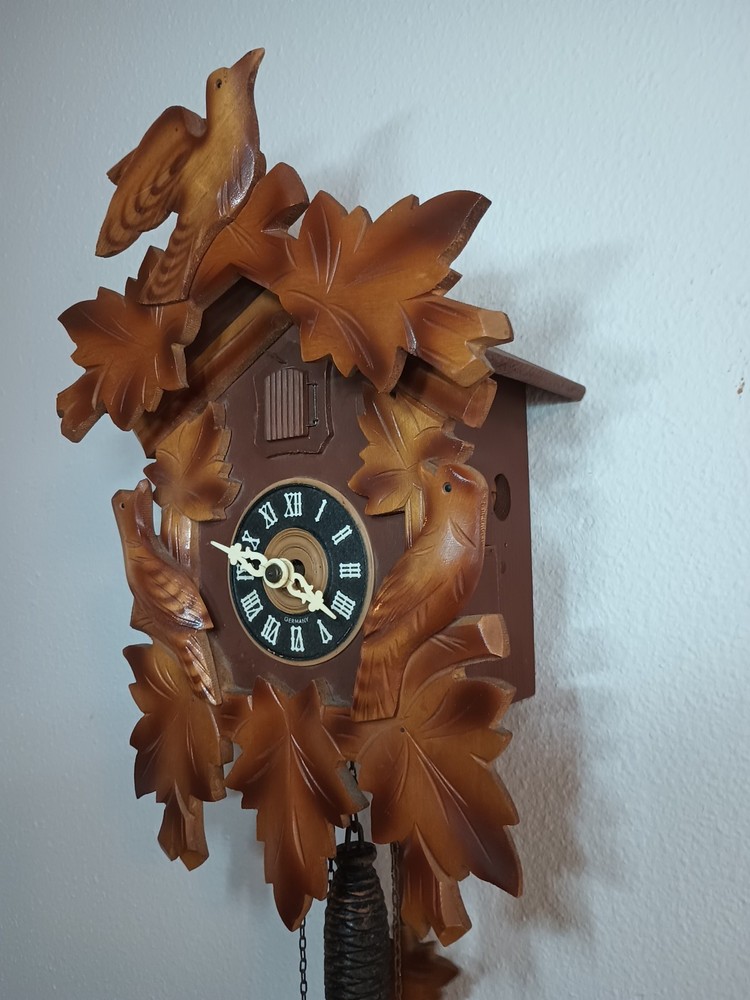 Black Forest Three Bird Cuckoo Clock 8-Day Mdl.25 Weights Driven Keeps Time Read