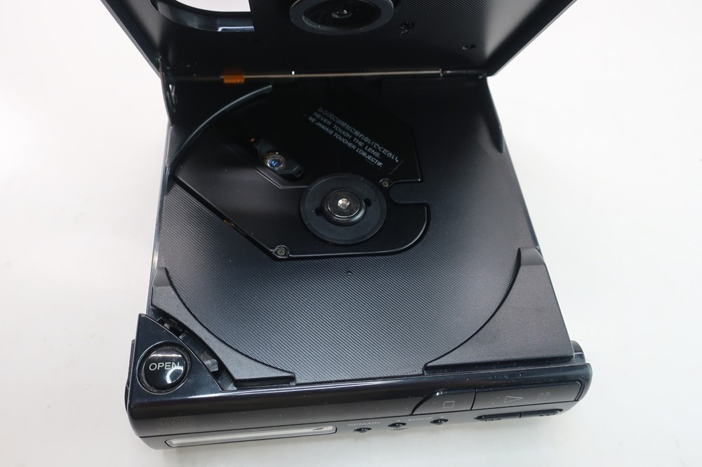 Sony D-T3 Discman FM/AM CD Compact Player - Untested No Battery