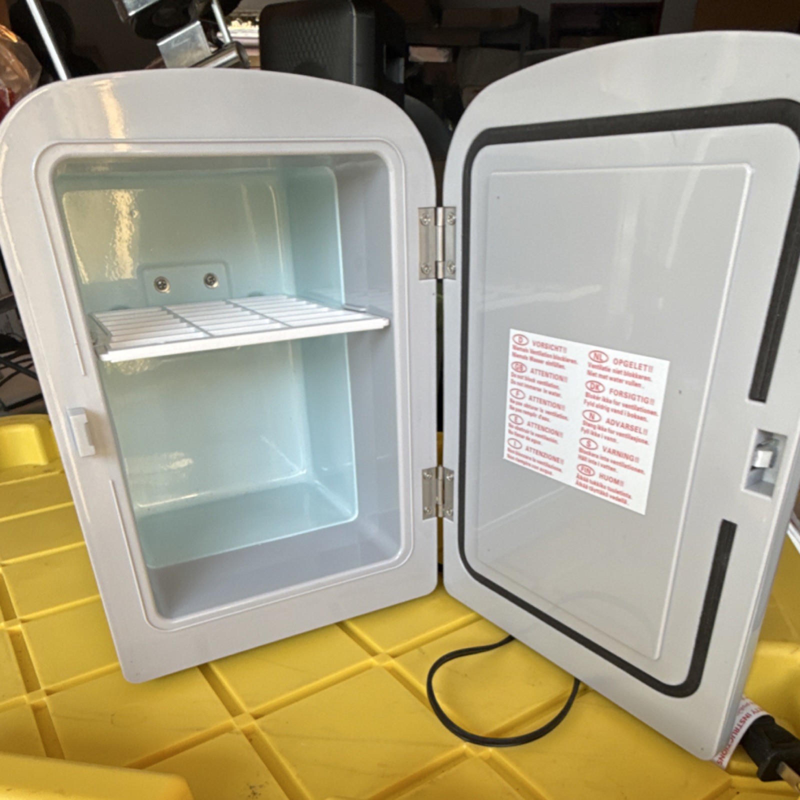 Star Wars Death Star Mini Fridge White Gloss Tabletop 110V Single Door