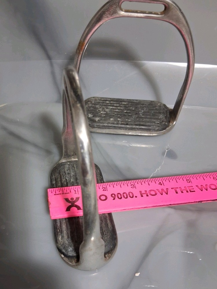 Pre-owned, English Stirrup Irons, 4.5"