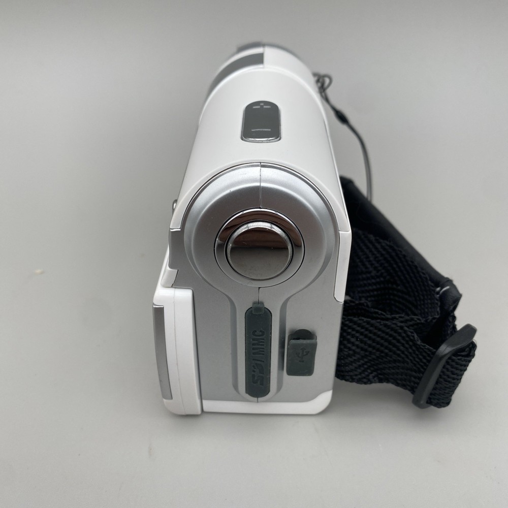 e Tech DIG-850XS Camcorder and case.