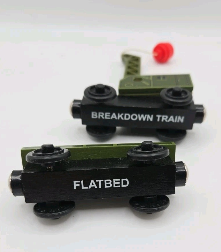Thomas & Friends Breakdown Train & Flatbed Wooden Railway Tank Engine