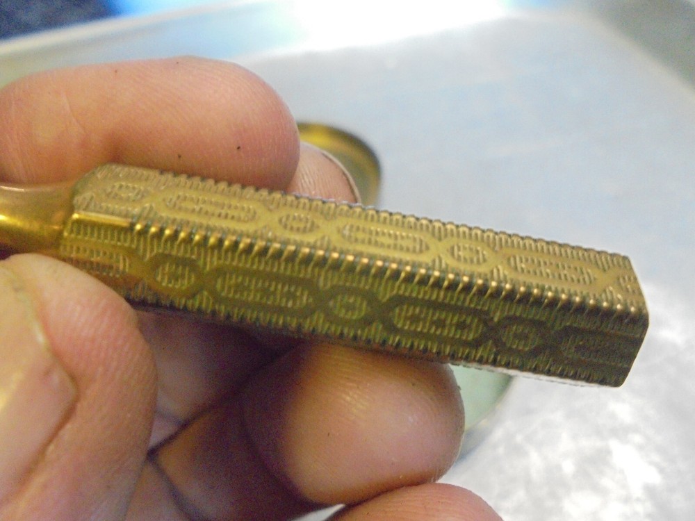 Vintage Ever-Ready Razor in brass circular case