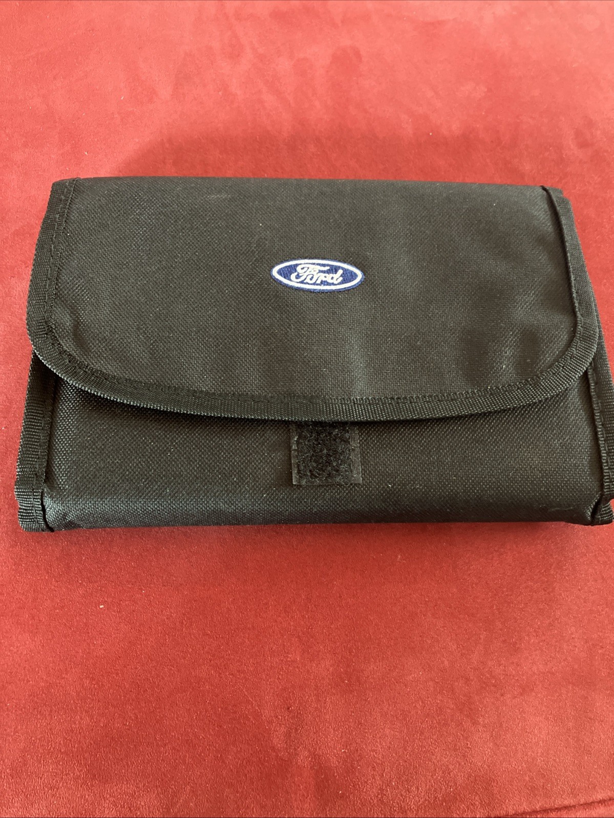 2015 Ford Focus owners manual, quick reference guide and storage case.