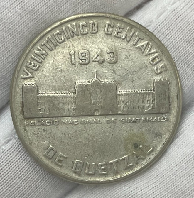 1943 Guatemala 25 Centavos Silver Coin