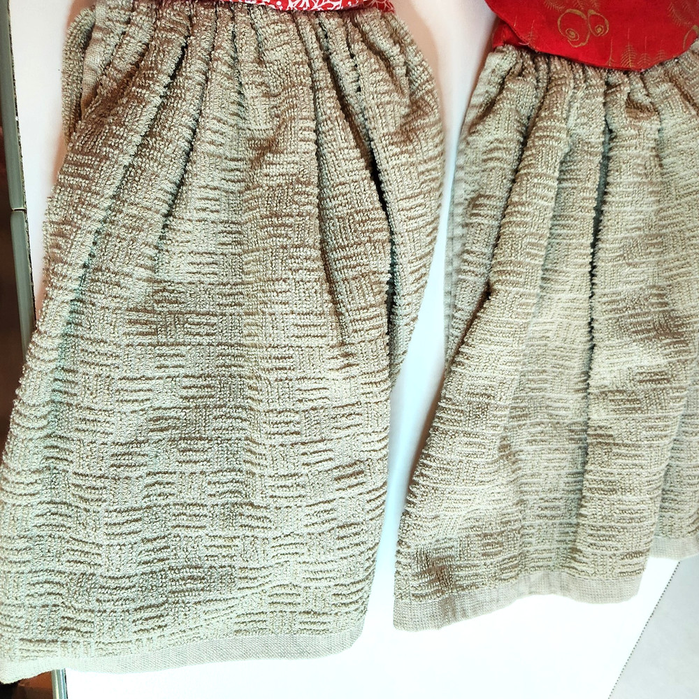 2 pc Handmade Chicken Kitchen Towel Oven Handle Hanger Set